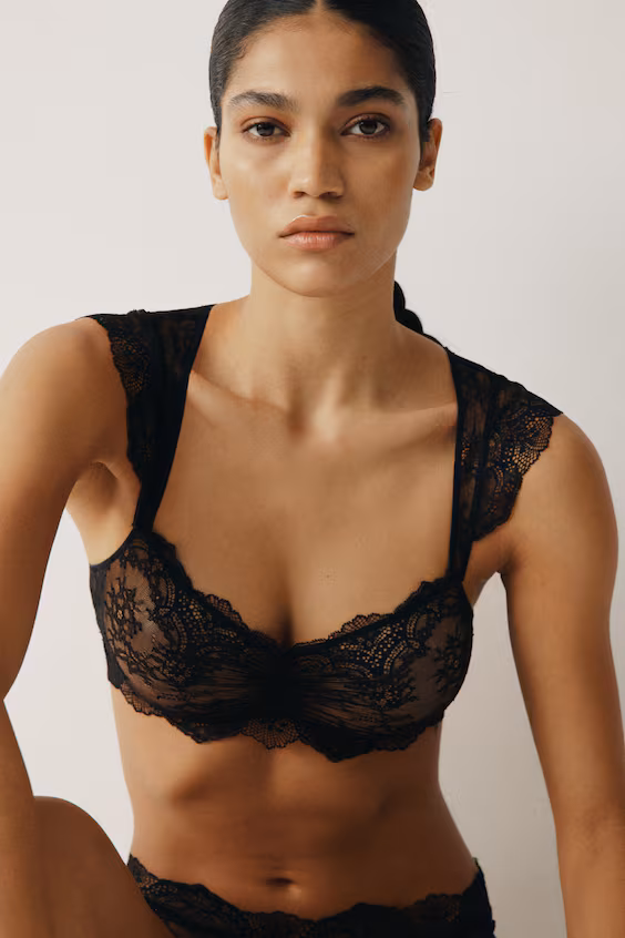 Брафлет из кружева