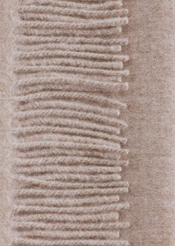 Шарф-плед из шерсти с бахромой