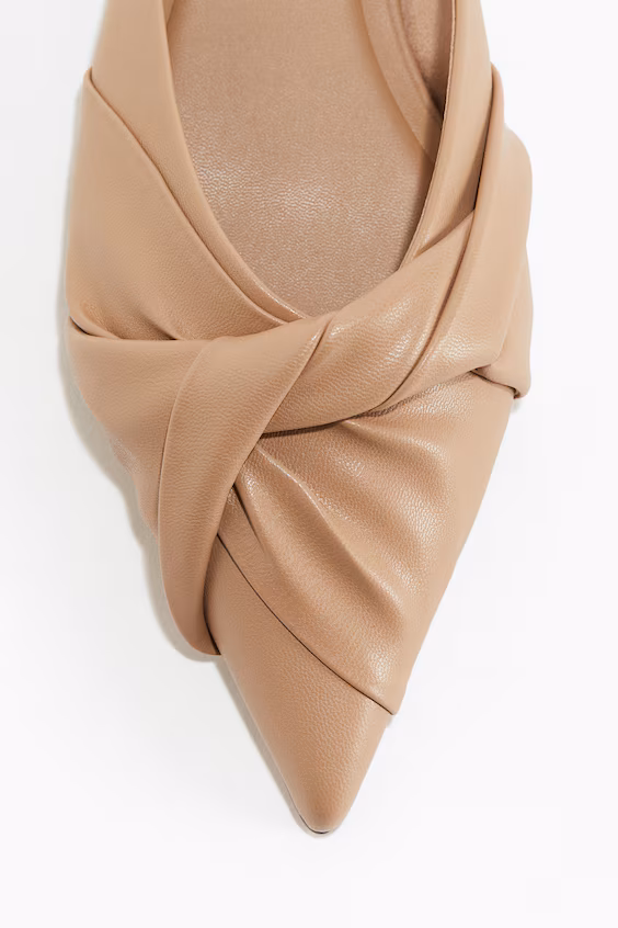 Мюли с деталями скрученной фурнитуры