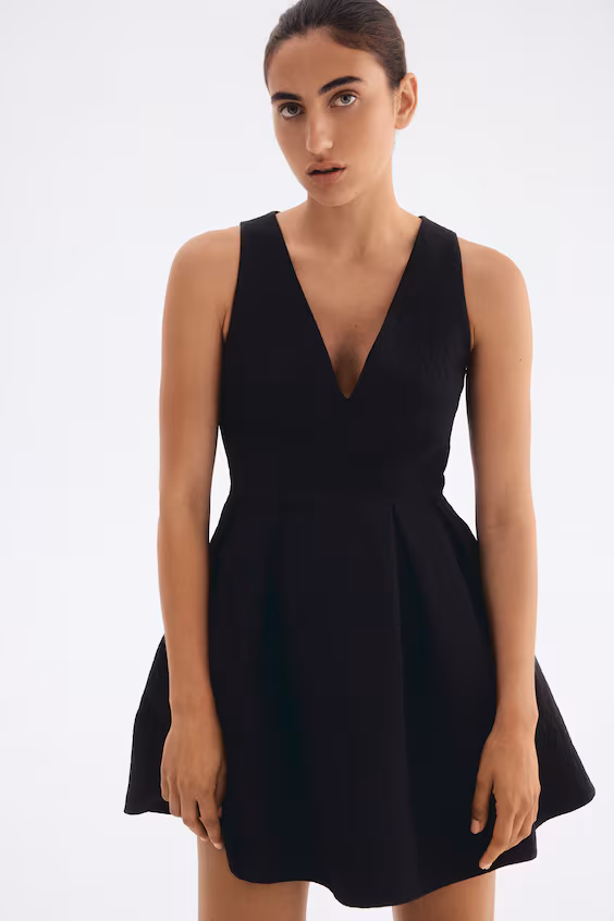 Платье с расклешенной юбкой