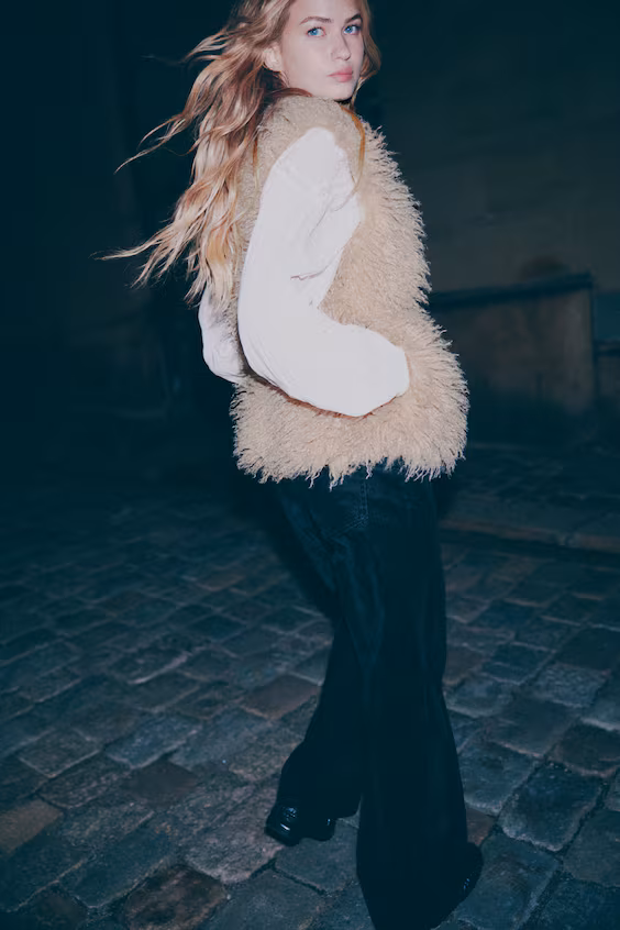 Жилет из мягкого ворса