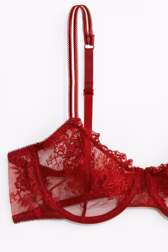 Бюстгальтер с арматурой и вышивкой