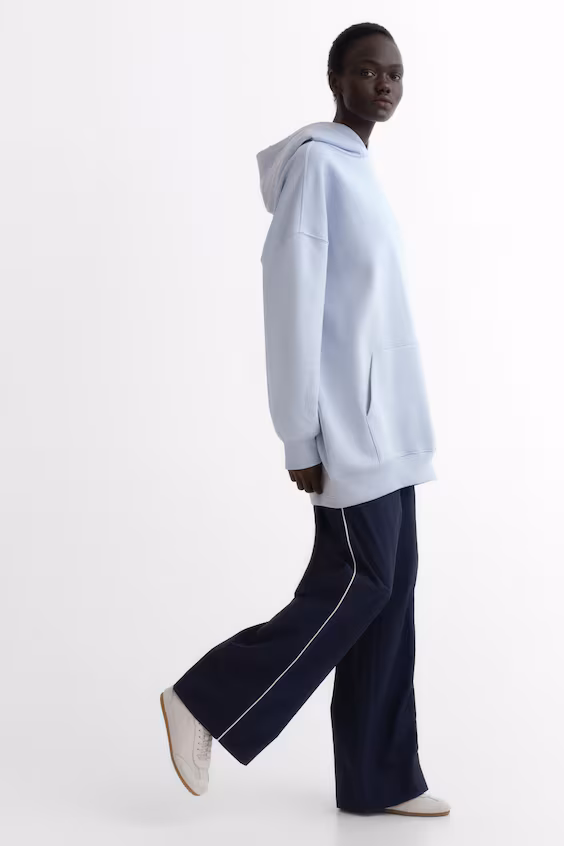 Платье оверсайз с капюшоном