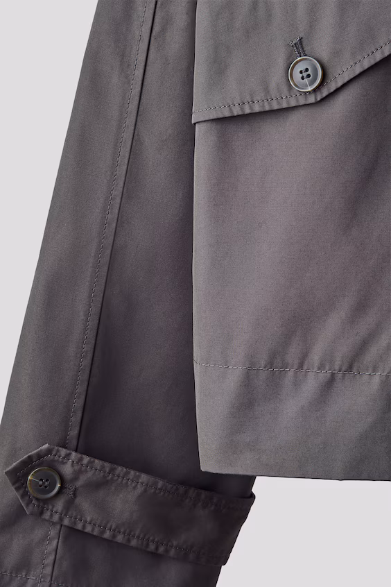 Пальто с трубчатым воротником