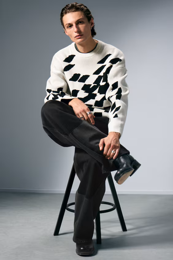 Квадратный свитер с графичным узором