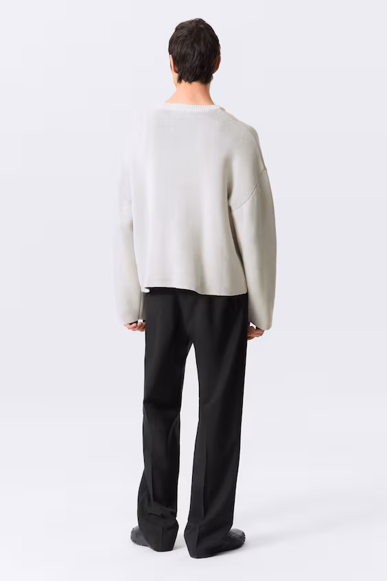 Квадратный свитер с графичным узором