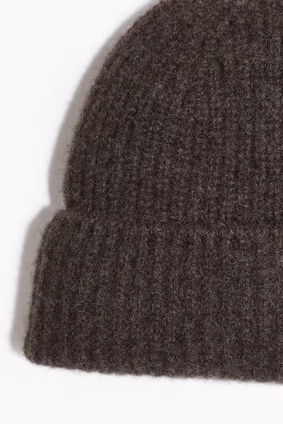 Шапка из кашемирового ребристого трикотажа