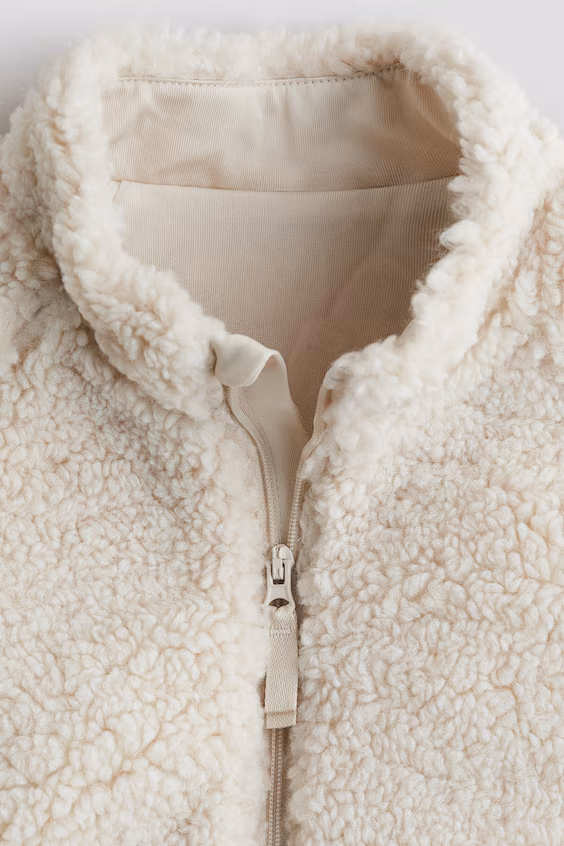 Полувер с капюшоном из мягкой ткани