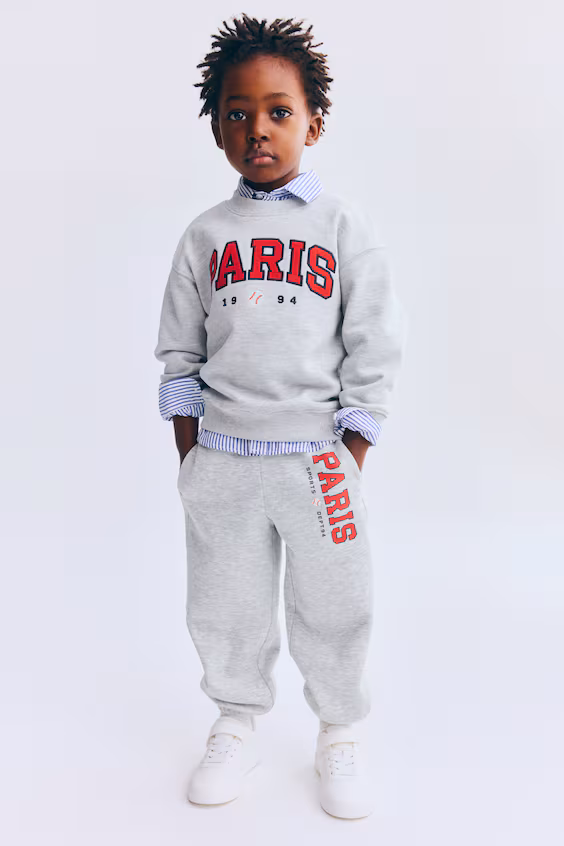 Джоггеры с вышитыми деталями