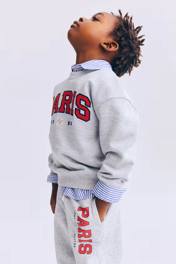 Джоггеры с вышитыми деталями