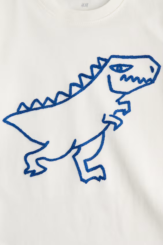 Футболка из хлопка с вышитый мотив