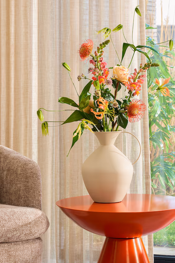 Журнальный столик из металла