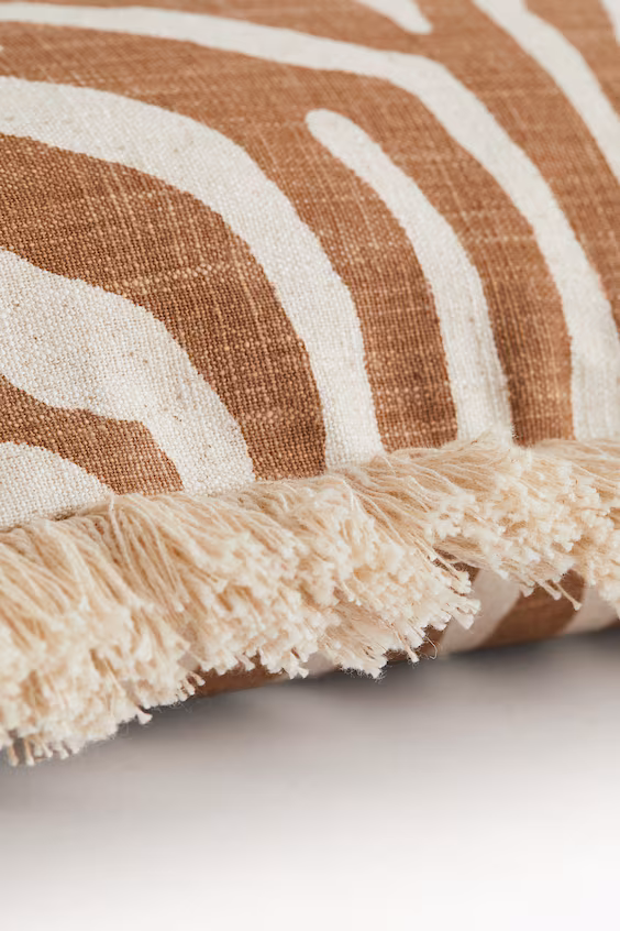Подушка-чехол из смеси льна с бахромой
