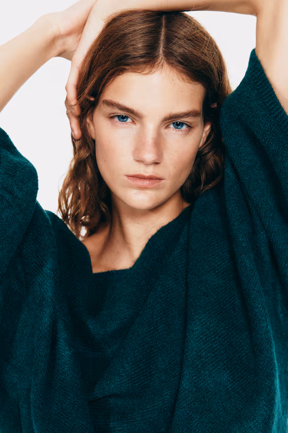 Свитер с рукавами-летучая мышь