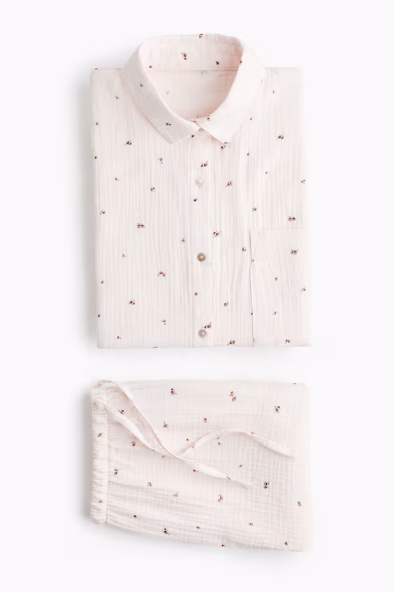 Пижама с рубашкой и шортами