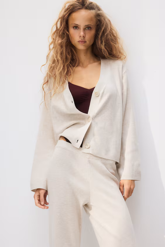 Кардиган из тонкой вязаной ткани