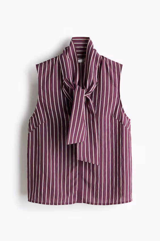 Блузка с бантом на вырезе