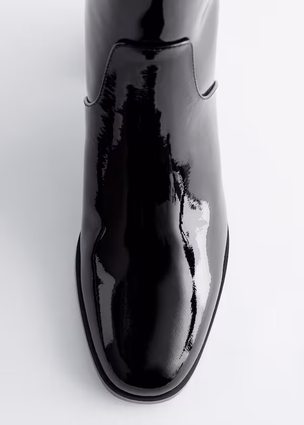 Ботильоны на блестящем кожаном каблуке