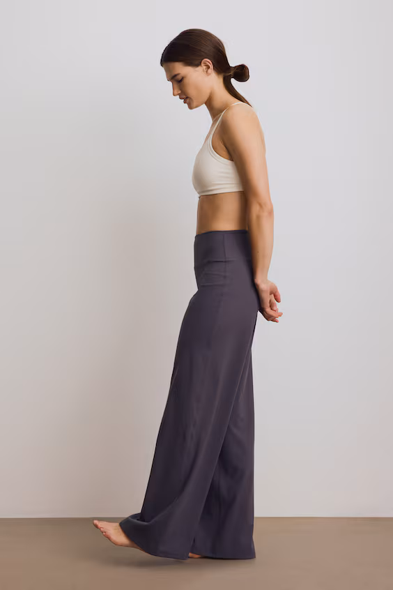 Широкие спортивные леггинсы с технологией softmove™ от h&m