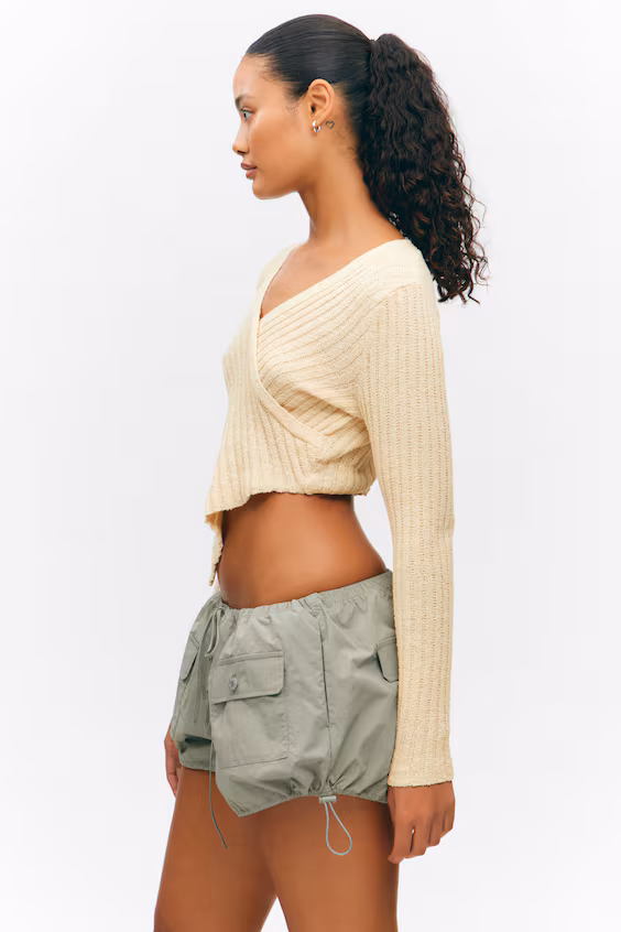 Пуловер из рубчатого трикотажа с асимметричным перекрещивающимся вырезом