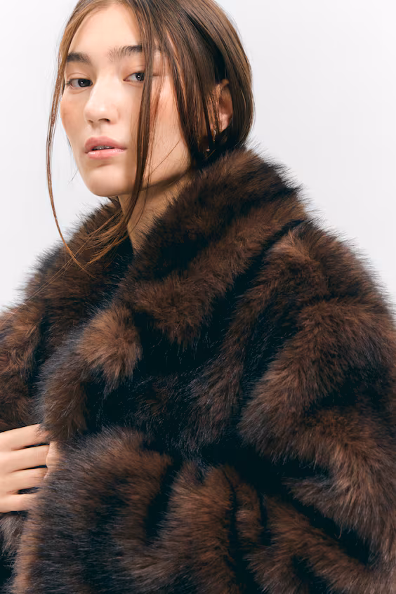 Пальто из искусственного меха