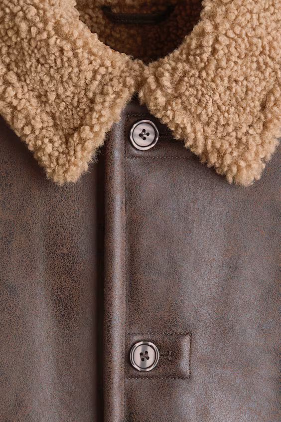 Пальто из покрытой ткани