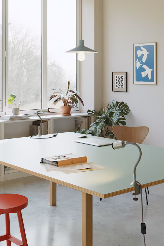 Светильник led с регулируемым наклоном и зажимом и штекером