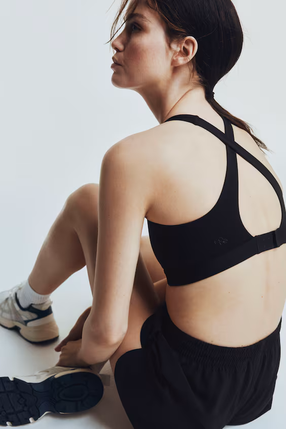 Спортивный бюстгальтер средней поддержки с технологией drymove™