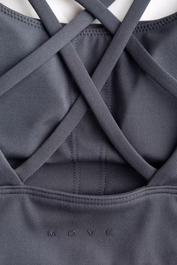 Спортивный бюстгальтер средней поддержки с технологией softmove™