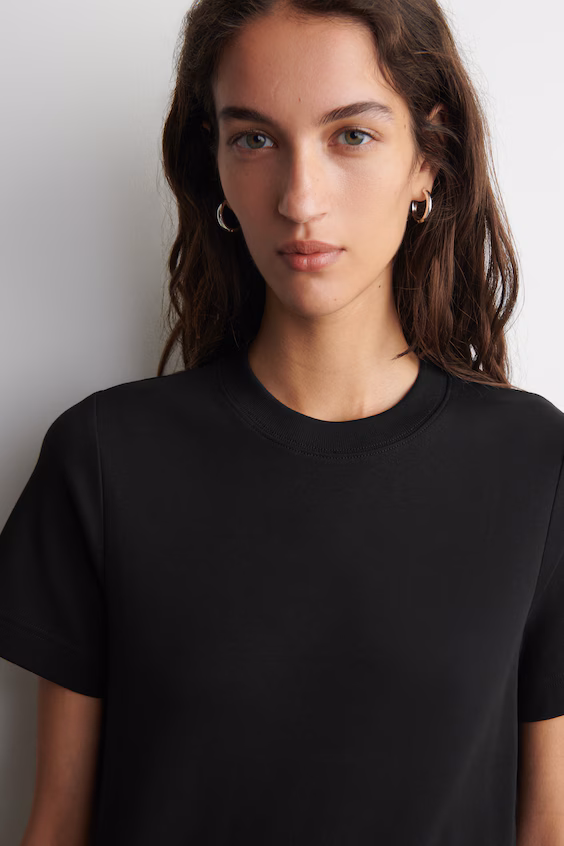 Футболка с облегающим силуэтом