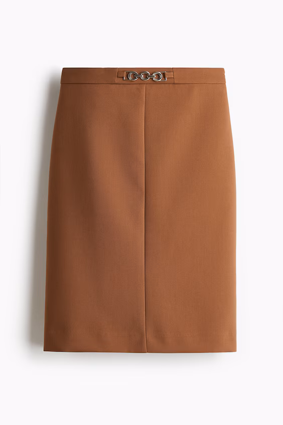 Карандашная юбка с металлическим украшением