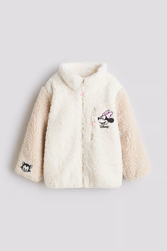 Плюшевое пальто с аппликациями