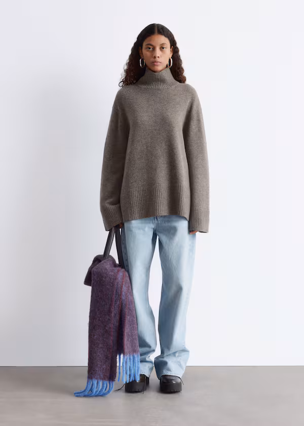 Свитер с высоким воротником из шерсти (oversized)