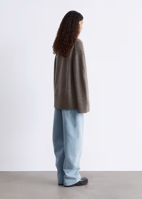Свитер с высоким воротником из шерсти (oversized)