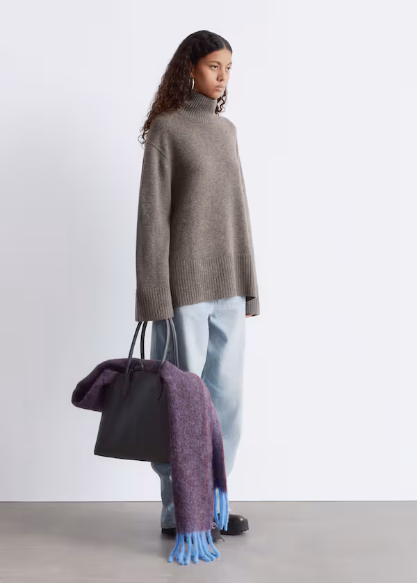 Свитер с высоким воротником из шерсти (oversized)