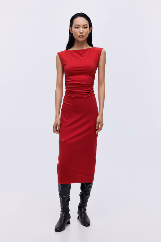 Платье с короткими рукавами