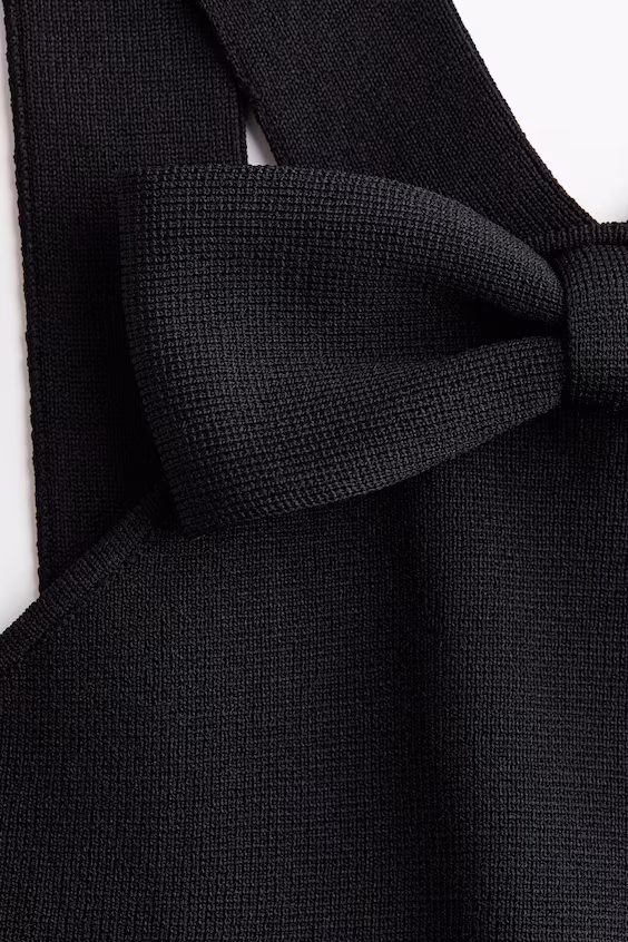 Топ с деталью банта