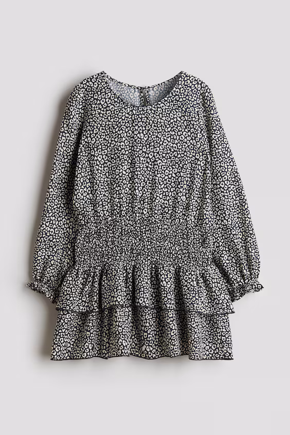 Платье с защипами