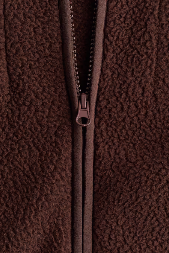 Спортивная бархатистая куртка