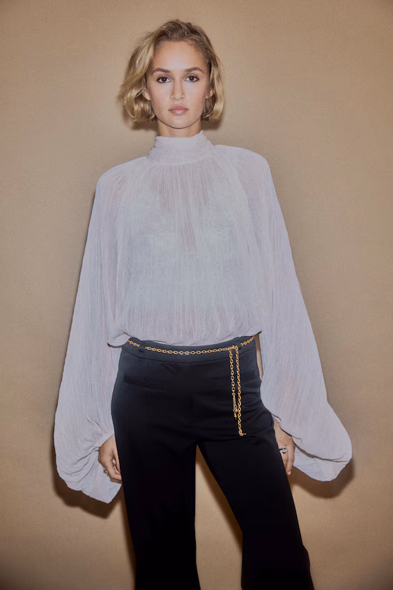 Брюки трапециевидного покроя с цепочкой