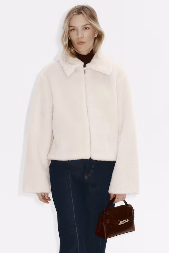 Куртка из мехового материала