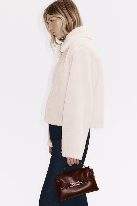 Куртка из мехового материала