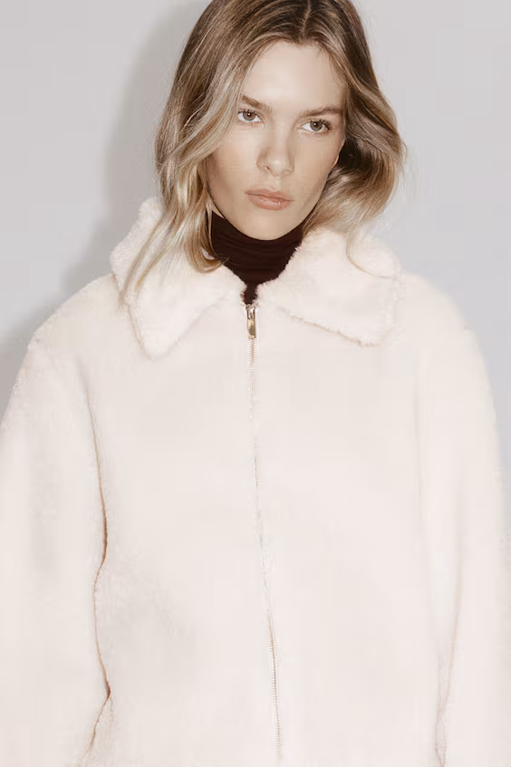 Куртка из мехового материала