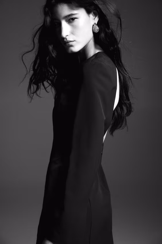 Платье с открытой спиной