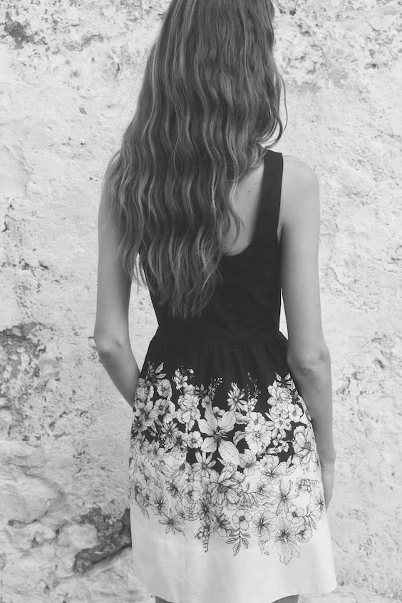 Платье с расклешенной юбкой