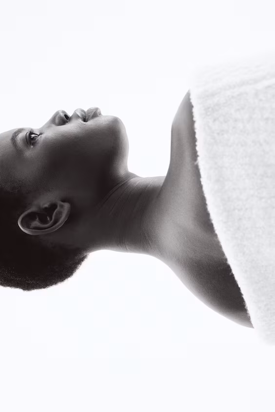 Свитер с лодочкой из мягкой ткани