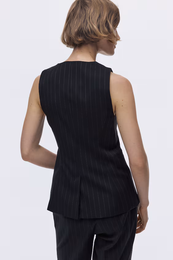 Длинный жилет в классическом стиле