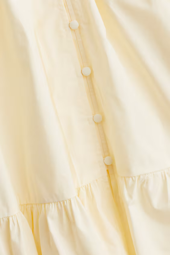 Платье на бретелях с оборками