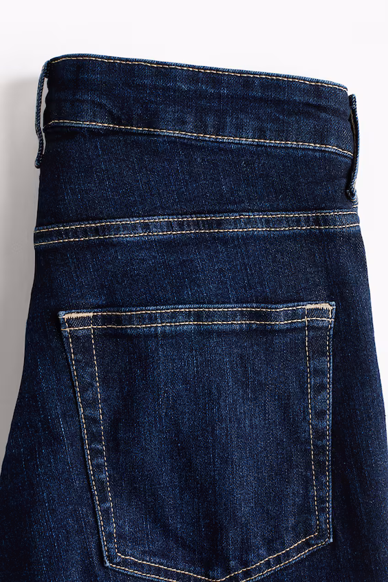 Расклешенные джинсы с высокой талией