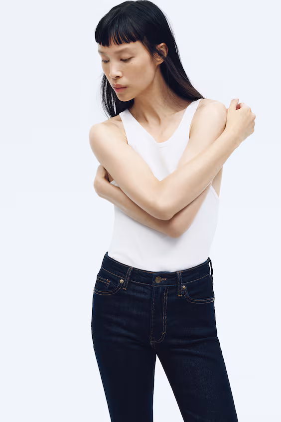 Расклешенные джинсы с высокой талией